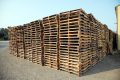 Vì sao các doanh nghiệp nên lựa chọn pallet gỗ? Giải pháp tối ưu cho lưu kho và vận chuyển hàng hóa